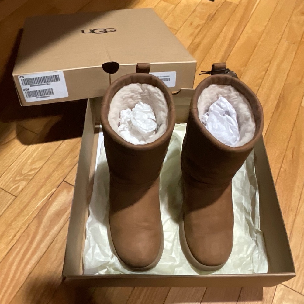 SOLD!Ugg Women’s 7 Chestnut WATERPROOF LEATHER Boot VIBRAM SOLE/Arctic Grip